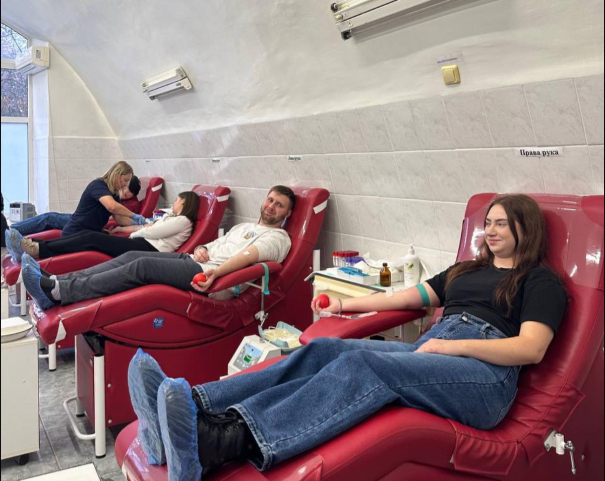 Співробітники Київського міжрегіонального управління Міністерства юстиції України стали донорами крові для потреб військових